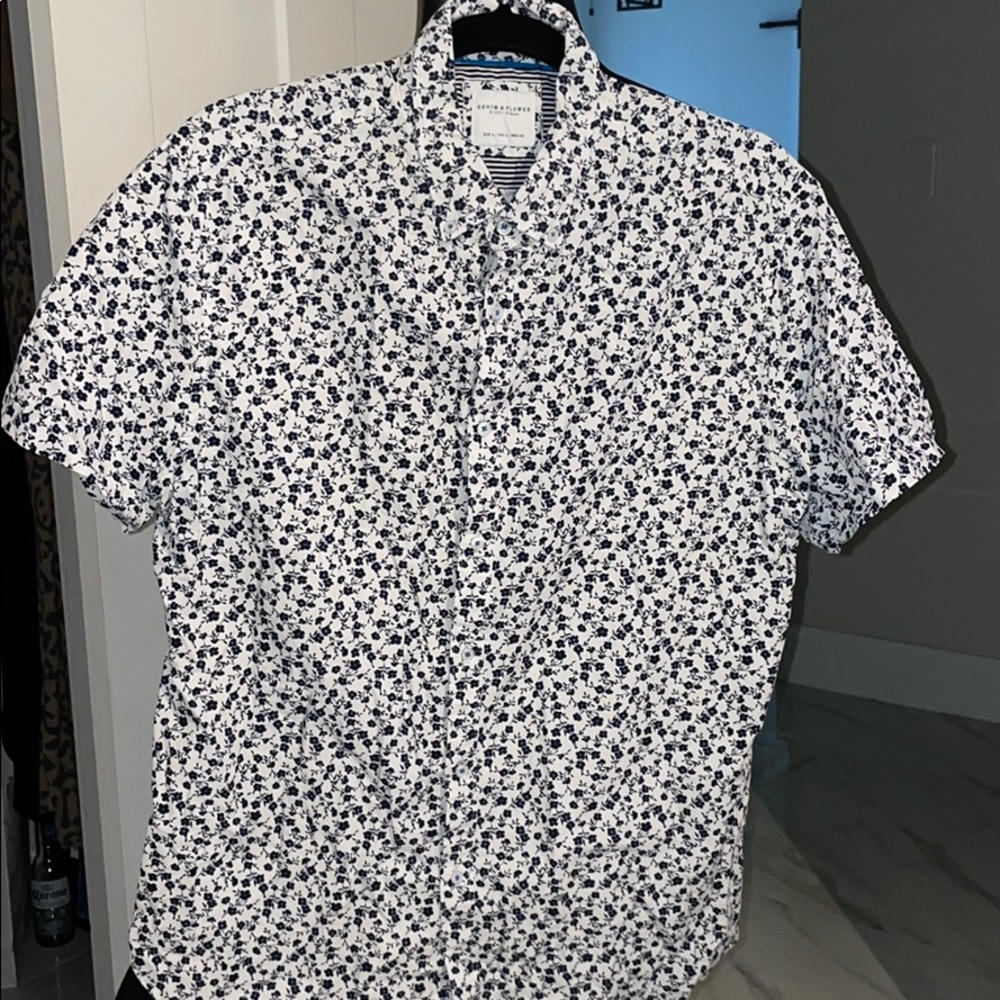 Short sleeve flower button down